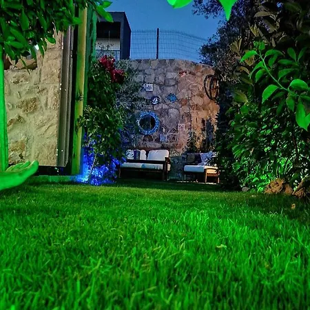 Tas * Gokcebel (Bodrum)